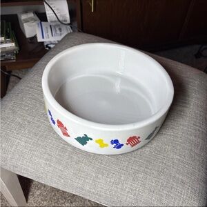 Ceramic White Paw Prints Fire
Hydrant Bones Large Dog Food Bowl
- 9" Diameter